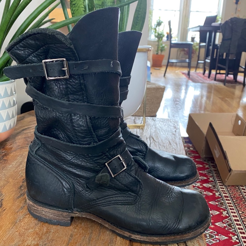 Vintage Shoe Company Black Leather Boots.